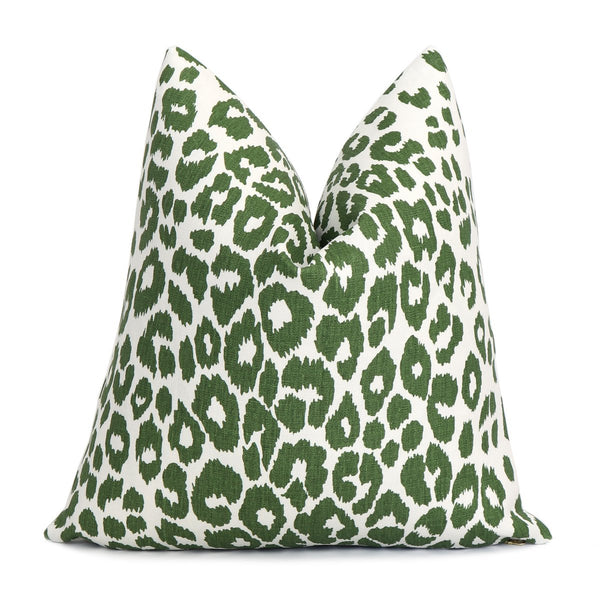 Schumacher iconic leopard pillow green